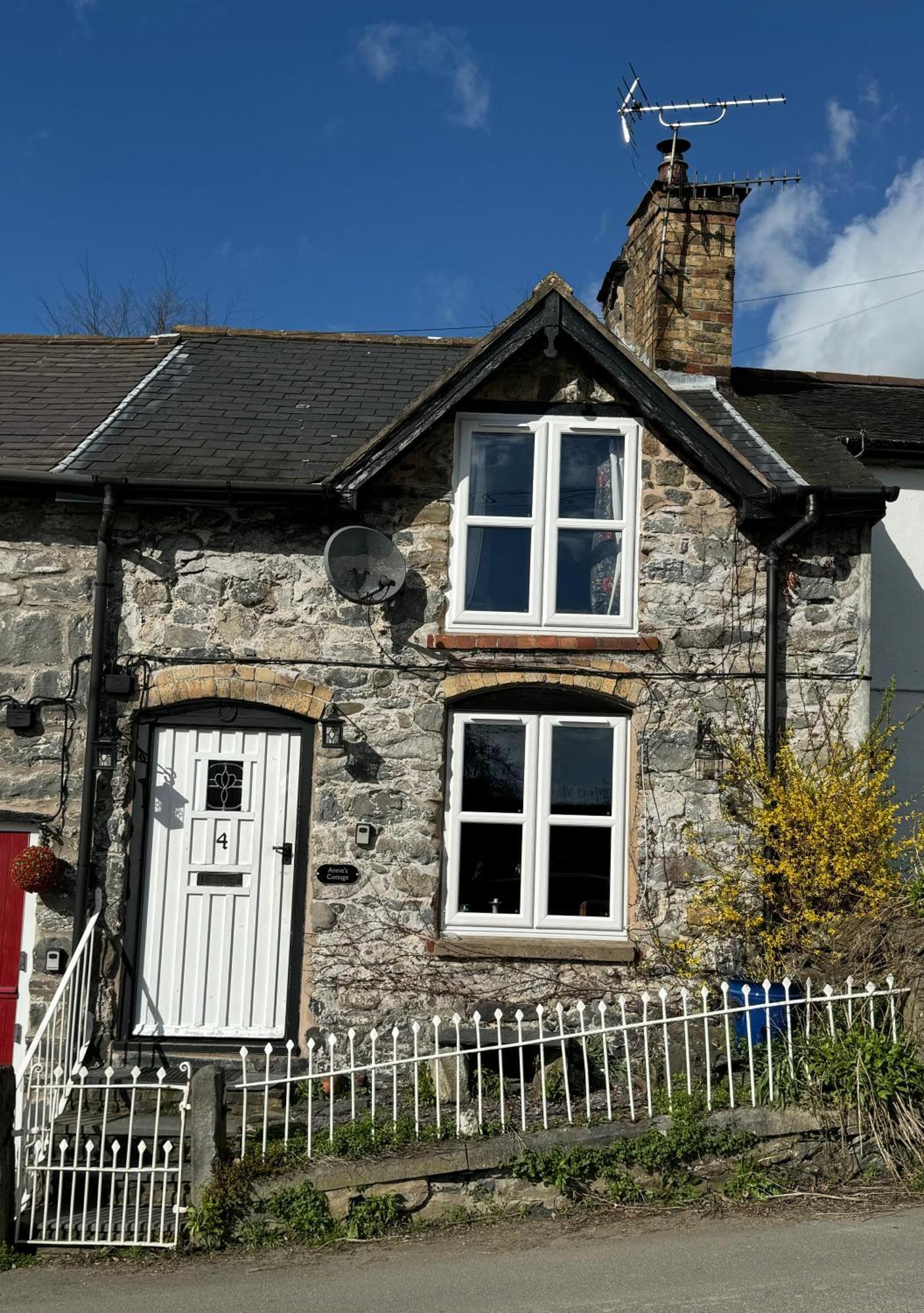 Annie'S Cottage Llanrhaeadr-ym-Mochnant ภายนอก รูปภาพ